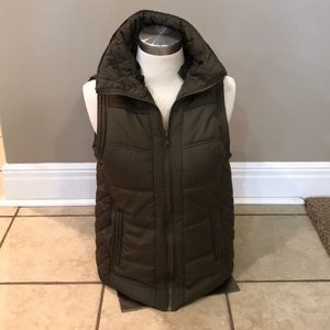 Vest- used good condition no signs of wear